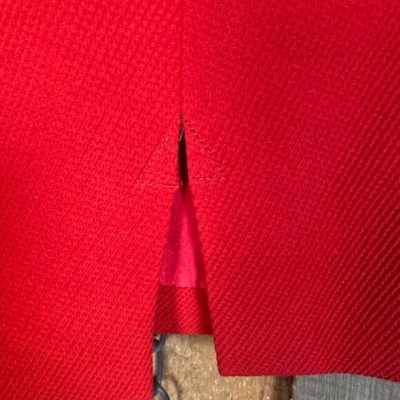Emanuel Ungaro Red Wool/Silk Blend Pencil Skirt - Size 2 - Picture 6 of 10
